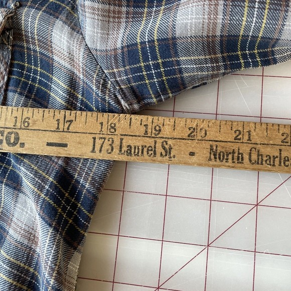 XXI Womens Button Down Flannel Plaid 100% cotton Size Small Pockets Roll Sleeves - Picture 7 of 9